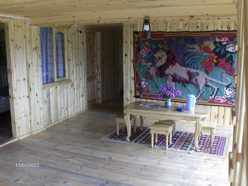 Guest House Mirgvela Omalo Екстер'єр фото